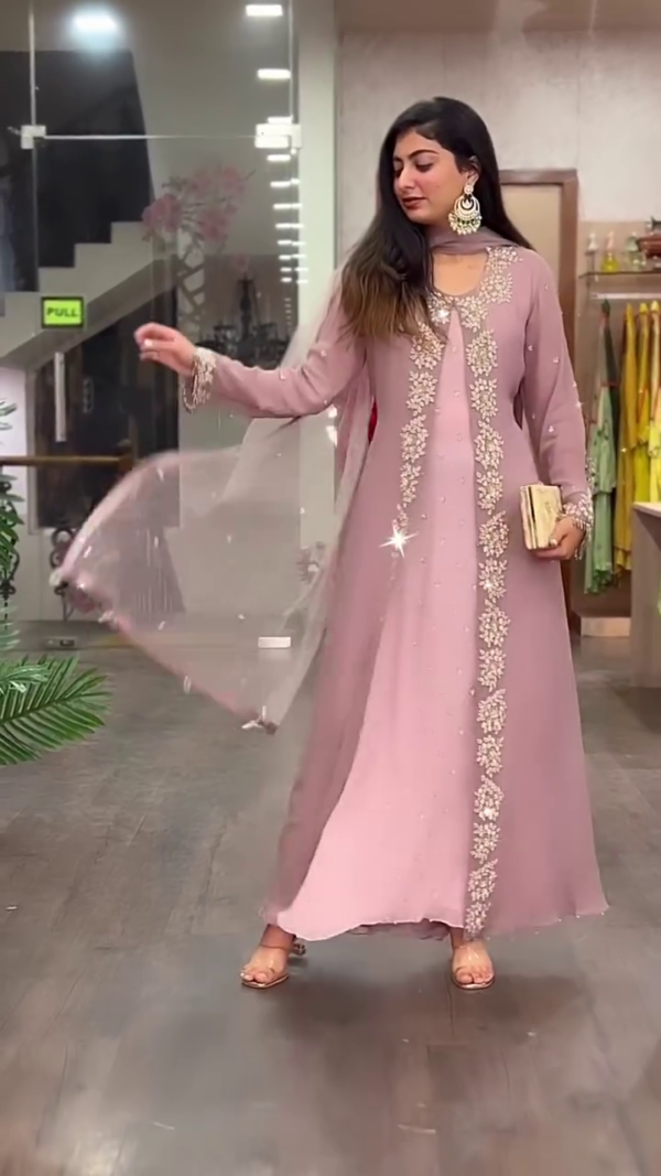 Elegant Mauve Anarkali Suit: A Timeless Blend of Grace and Sophistication