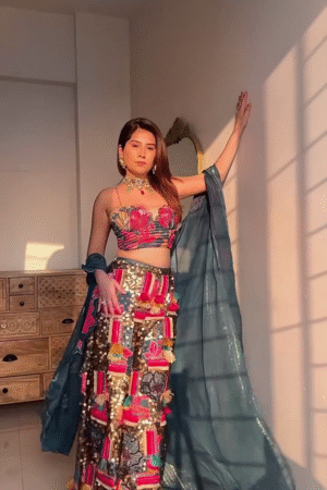 Traditional Ethnic Wear Set – Handcrafted Floral Embroidered Crop Top with Sequined Palazzo and Dupatta Ensemble for Festive Occasions