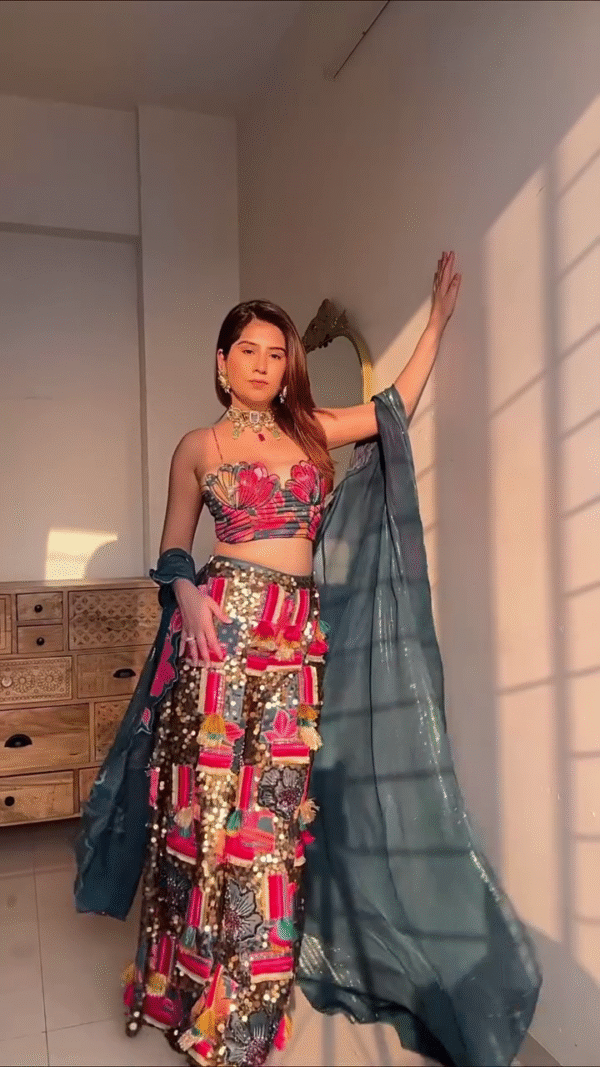 Traditional Ethnic Wear Set – Handcrafted Floral Embroidered Crop Top with Sequined Palazzo and Dupatta Ensemble for Festive Occasions