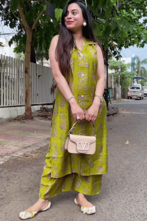 Women’s Traditional Indian Ethnic Sleeveless Green Floral Print Straight Kurta Set with Matching Pants | Collar Neck Cotton Blend Kurti Palazzo Suit | Daily Wear/Office Wear Ethnic Co-ord Set for Women
