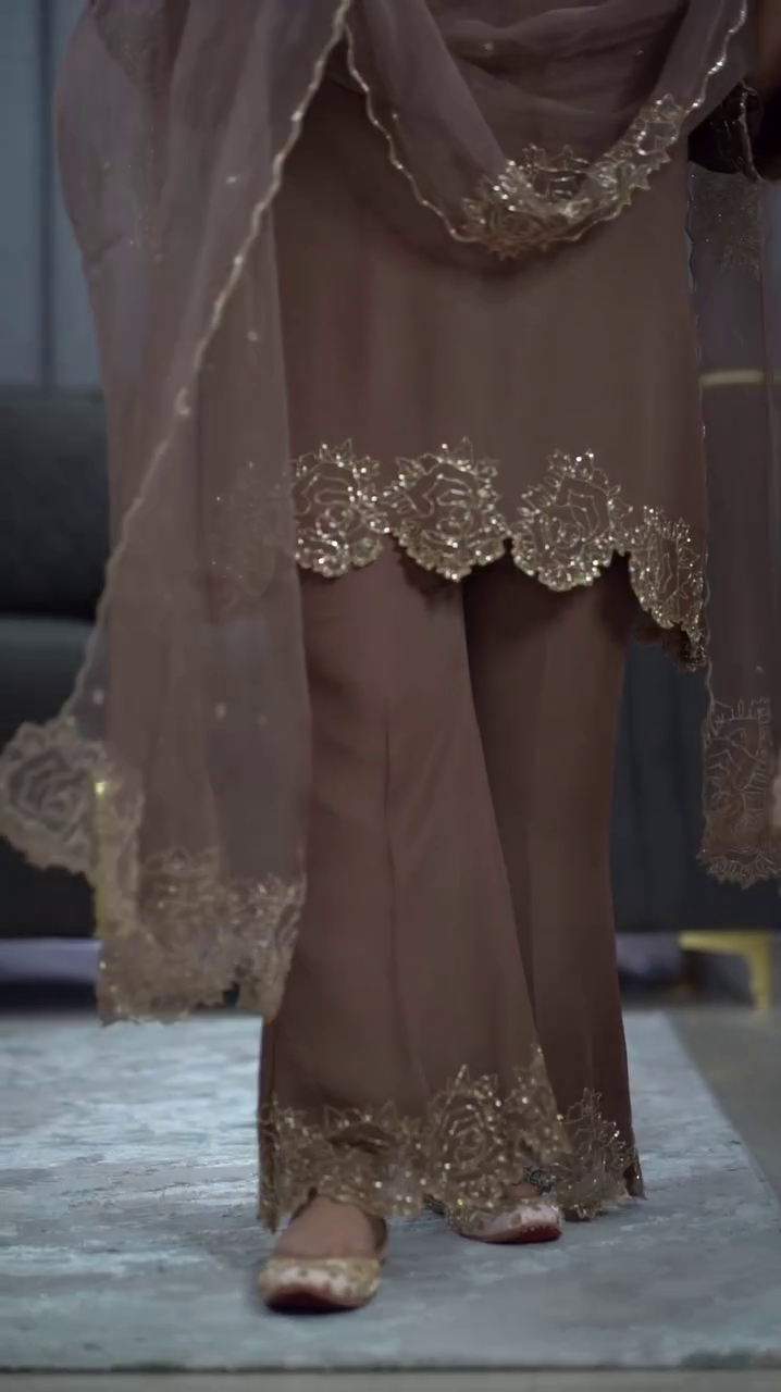 🌰Cocoa Luxe Embroidered Straight Suit Set 🌸 – Net Dupatta & Intricate Threadwork Details