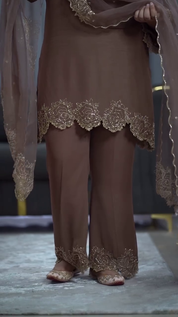 🌰Cocoa Luxe Embroidered Straight Suit Set 🌸 – Net Dupatta & Intricate Threadwork Details - Image 2