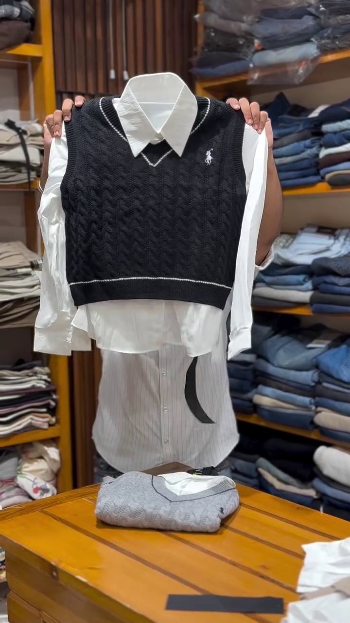 🤎 Classic Brown Cable-Knit V-Neck Sleeveless Sweater Over White Shirt – Preppy Layered Co-ord - Image 3