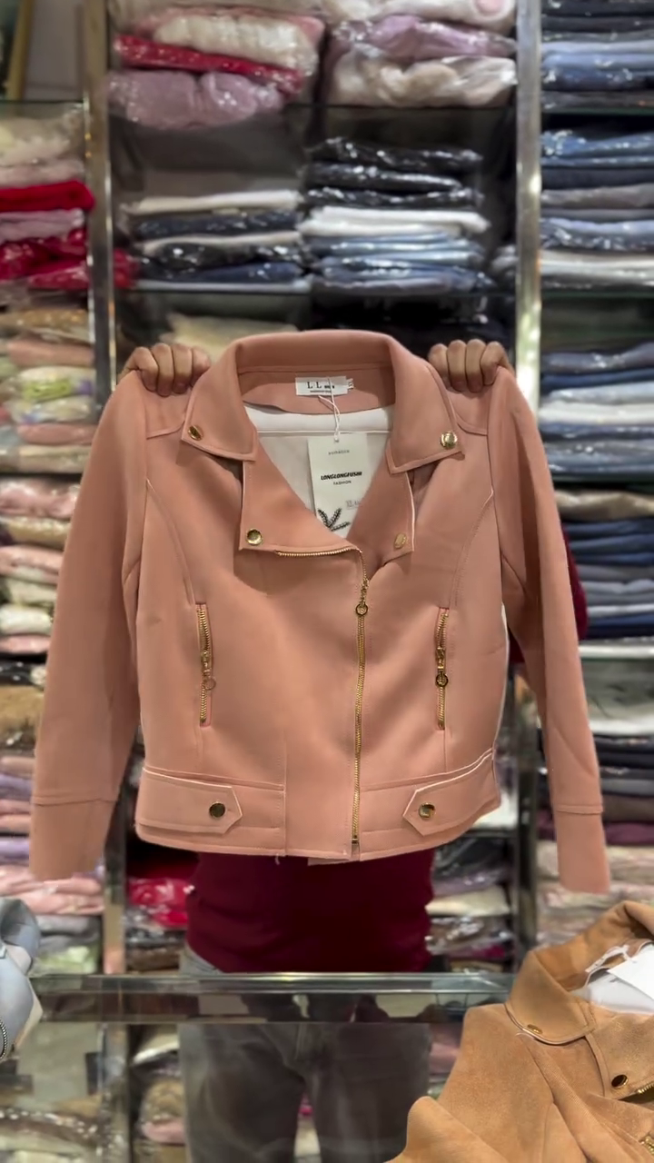 Cream Luxe Moto-Style Gold Zip Cropped Winter Jacket for Women 🧥✨ - Image 2