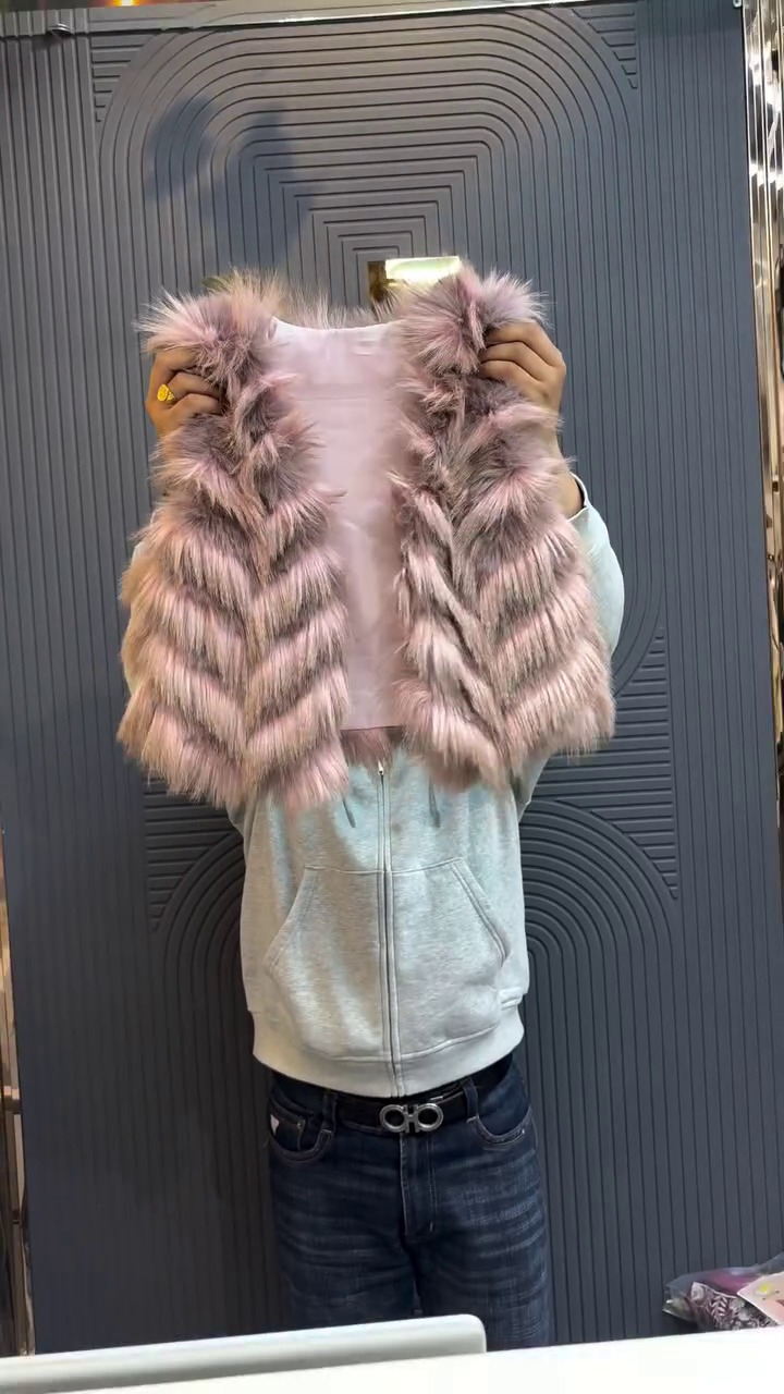 Grey & Black Faux Fur Cropped Sleeveless Winter Gilet Vest 💿❄️ - Image 3