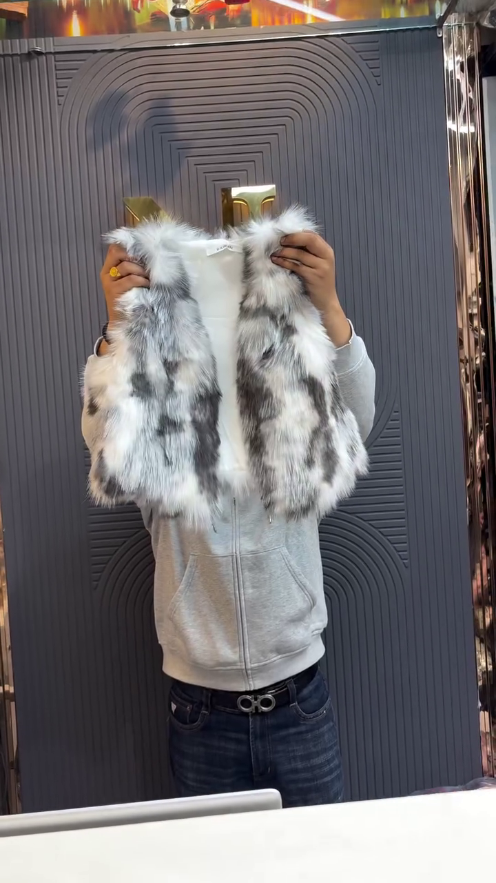 Grey & Black Faux Fur Cropped Sleeveless Winter Gilet Vest 💿❄️ - Image 4