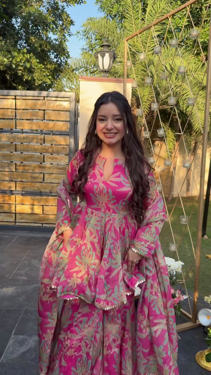 Celestial Garden Bloom 🌸 Pink Floral Chaniya Choli with Mirror Embellishments & Silk Dupatta – Spring Radiance Edition 🌞🌿"