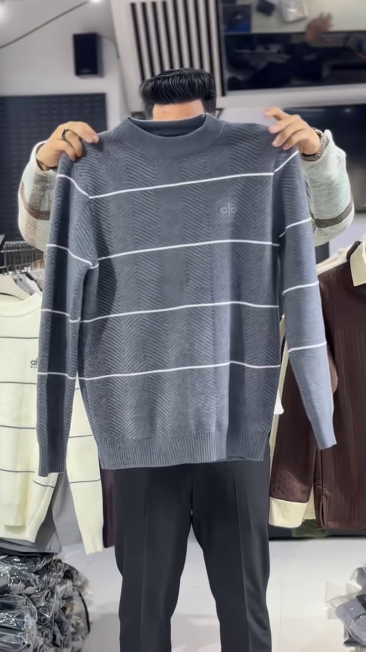 Tricolor Texture Block Sweater 🧥⚪⚫ | Modern Grid Edition - Image 2