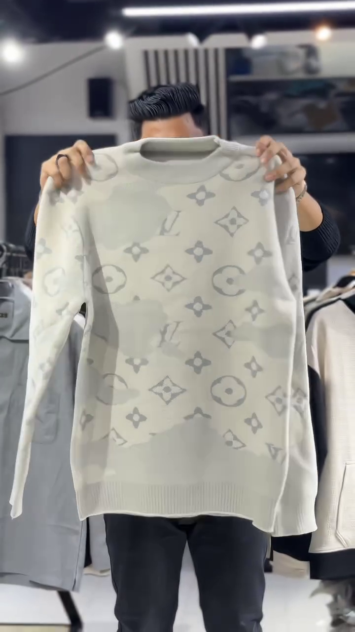 Tricolor Texture Block Sweater 🧥⚪⚫ | Modern Grid Edition - Image 4