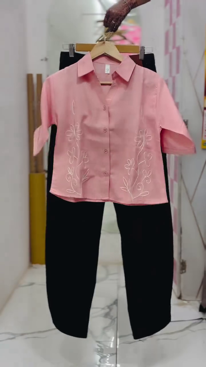 Blush Pink Short-Sleeved Collared Shirt 👚 with White Floral Embroidery 🌸 + Sleek Black Pants 👖 Ensemble - Image 3
