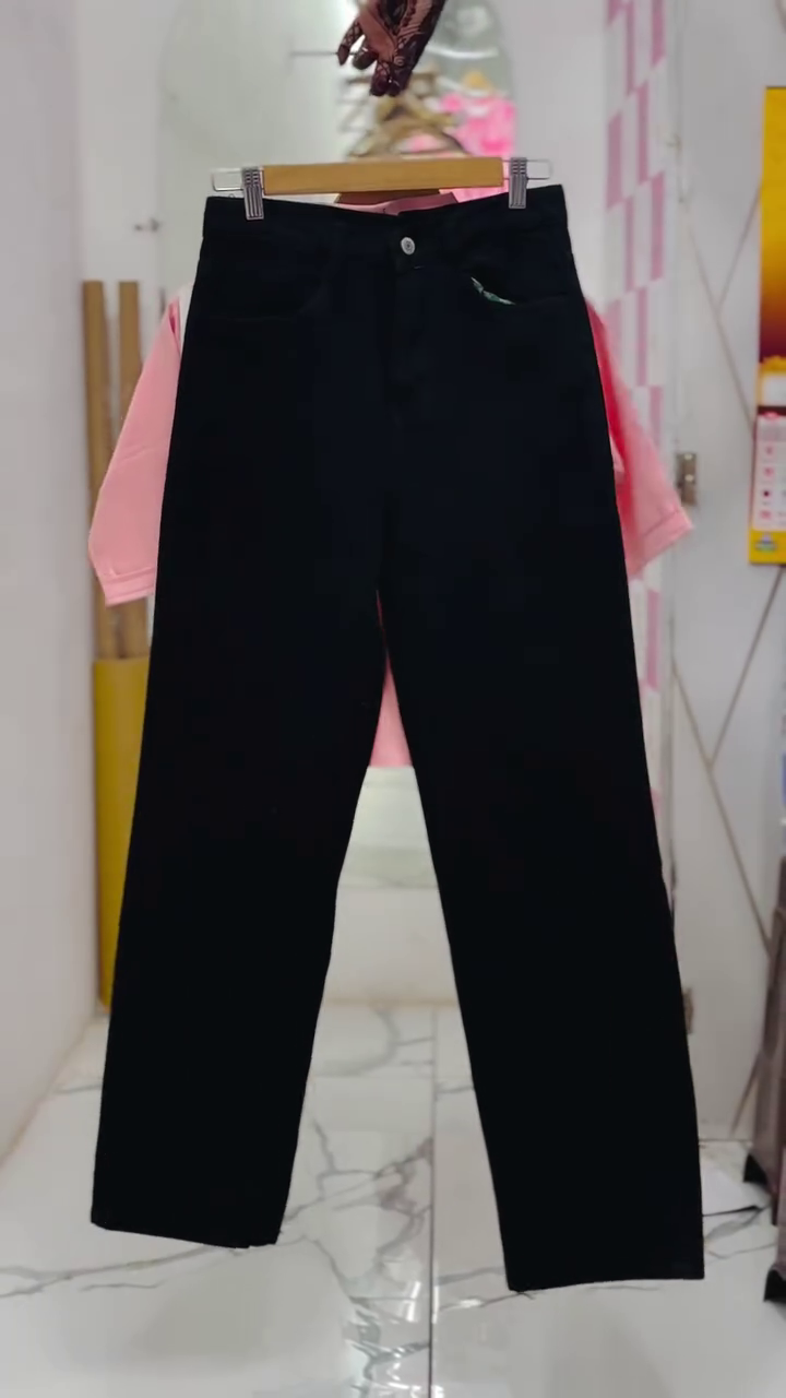 Blush Pink Short-Sleeved Collared Shirt 👚 with White Floral Embroidery 🌸 + Sleek Black Pants 👖 Ensemble - Image 2