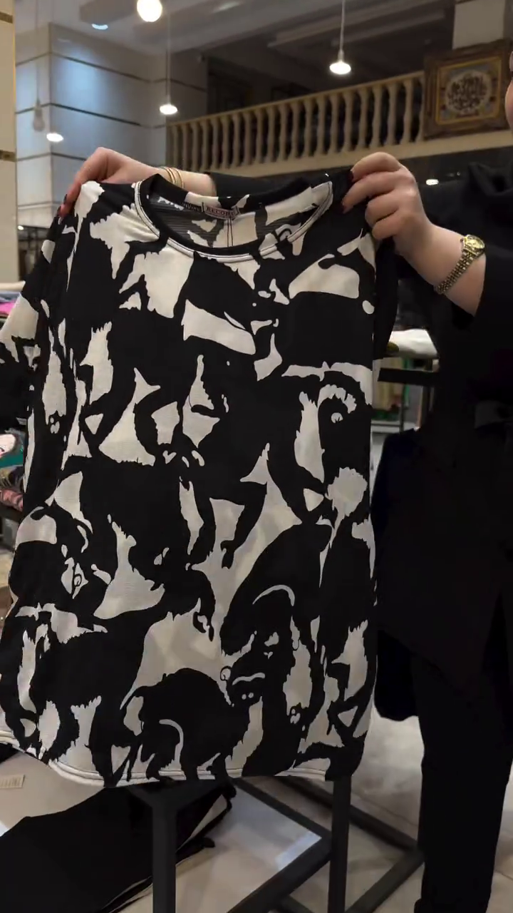 Abstract Black & Ivory Artistic Brushstroke Print Round Neck Relaxed Fit Statement Top 🖤🤍🎨✨