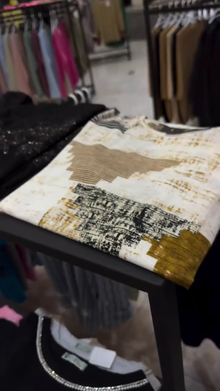 Abstract Black & Ivory Artistic Brushstroke Print Round Neck Relaxed Fit Statement Top 🖤🤍🎨✨ - Image 4