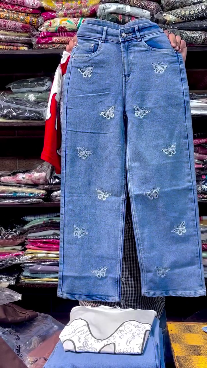 Royal Blue Short Sleeve Graphic Statement T-Shirt with Oversized White Floral Monogram Letter Print 🎨💙✨ - Image 3