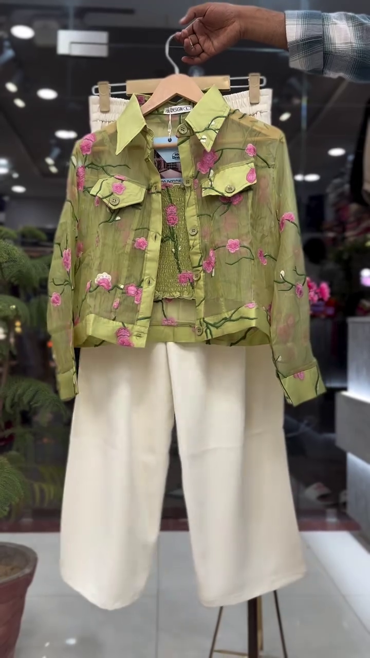 Warm Caramel Brown Collared Button-Down Cropped Shirt with Dual Flap Pockets & Black Wide-Leg Culottes Set ๐ค๐๐โจ - Image 4