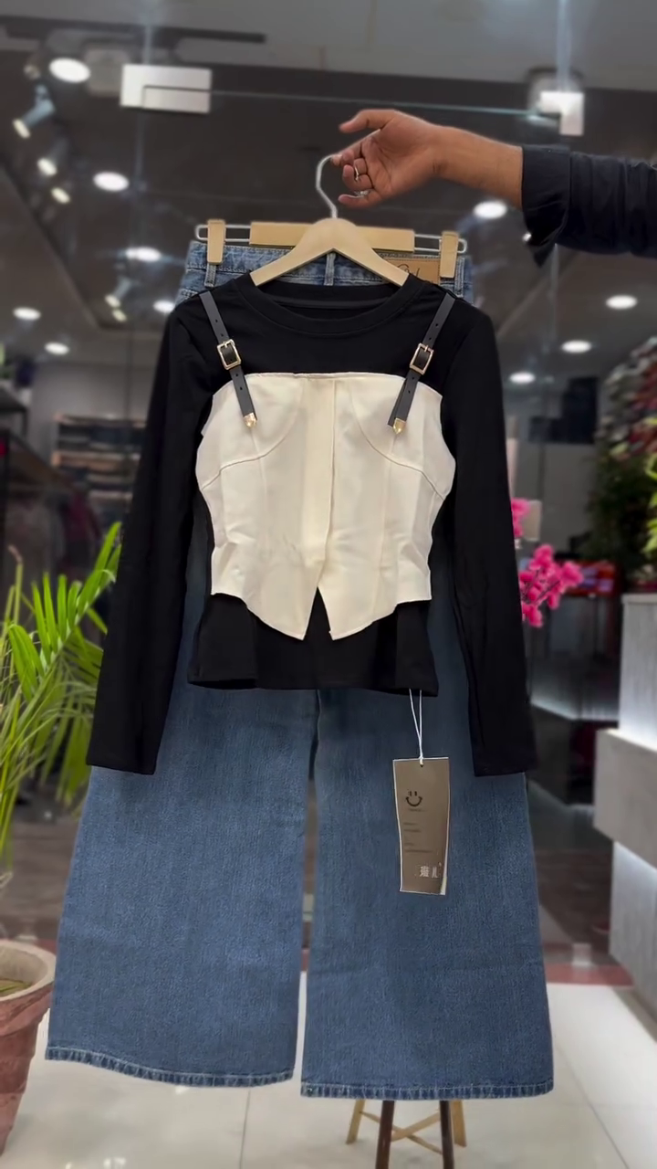 Black Full Sleeve Inner Top with Structured Beige Corset-Style Overlay & Light Blue Wide-Leg Denim Pants Set π€π€πβ¨