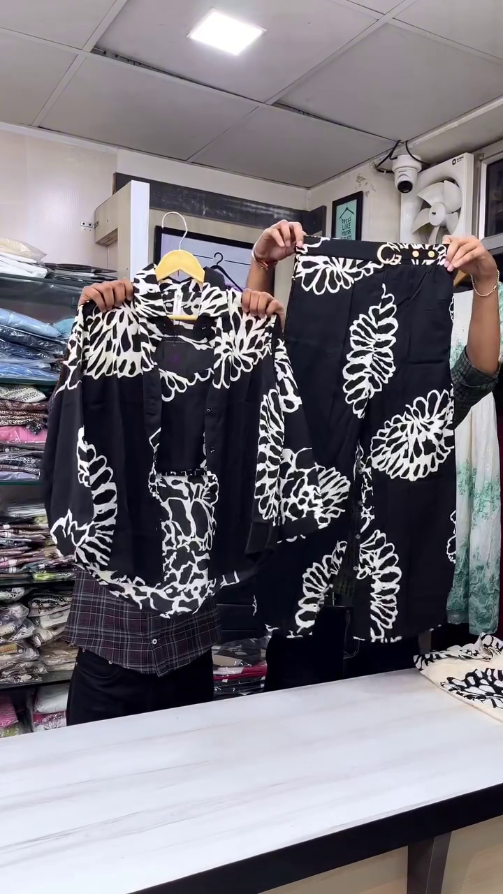 Oversized Floral Printed Two-Piece Shirt - Image 3