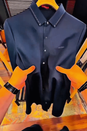 Straight-Fit Casual Shorts with Embroidered Artistic Character Detail