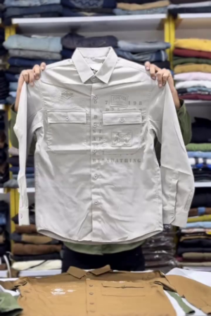 🌟✨ Urban Khaki Cargo Shirt with Patch Pockets, Embroidered Logos & "New York Street Fashion" Badges - Tactical Streetwear Cool for Casual Outings & Modern Adventure Style! 👕🎖️🌆