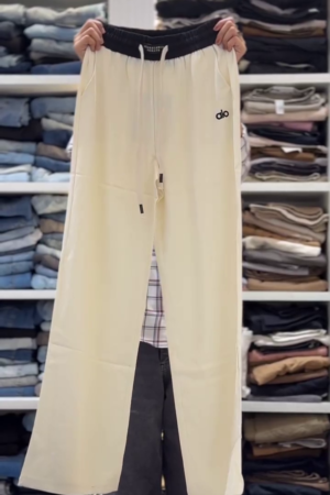 🧘‍♀️✨ Creamy Off-White Lululemon-Style Drawstring Wide-Leg Sweatpants with Black Elastic Waistband - Ultimate Athleisure Comfort for Yoga, Lounge & Casual Street Style! 👖🤍😌