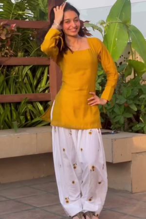 🌼✨ Radiant Mustard Yellow Square Neck Kurta with Floral Embroidered White Salwar - Timeless Ethnic Elegance for Festive Glam & Modern Desi Chic! 👗💛🤩