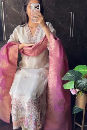 Royal Ivory Embroidered Traditional Suit Set with Pink Dupatta 🌸🤍👑