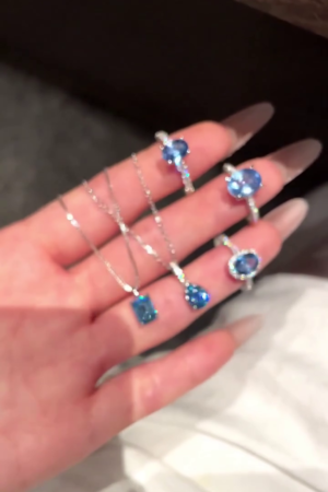 💎🩵 Luxury Sky Blue Crystal Pendant & Statement Ring Collection for Women | Elegant Party Wedding & Fashion Jewelry Set ✨👑