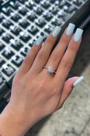 Luxury Sparkling Floral Solitaire Inspired Adjustable Crystal Statement Ring for Women | Elegant Party & Everyday Fashion Jewelry β¨πΈ