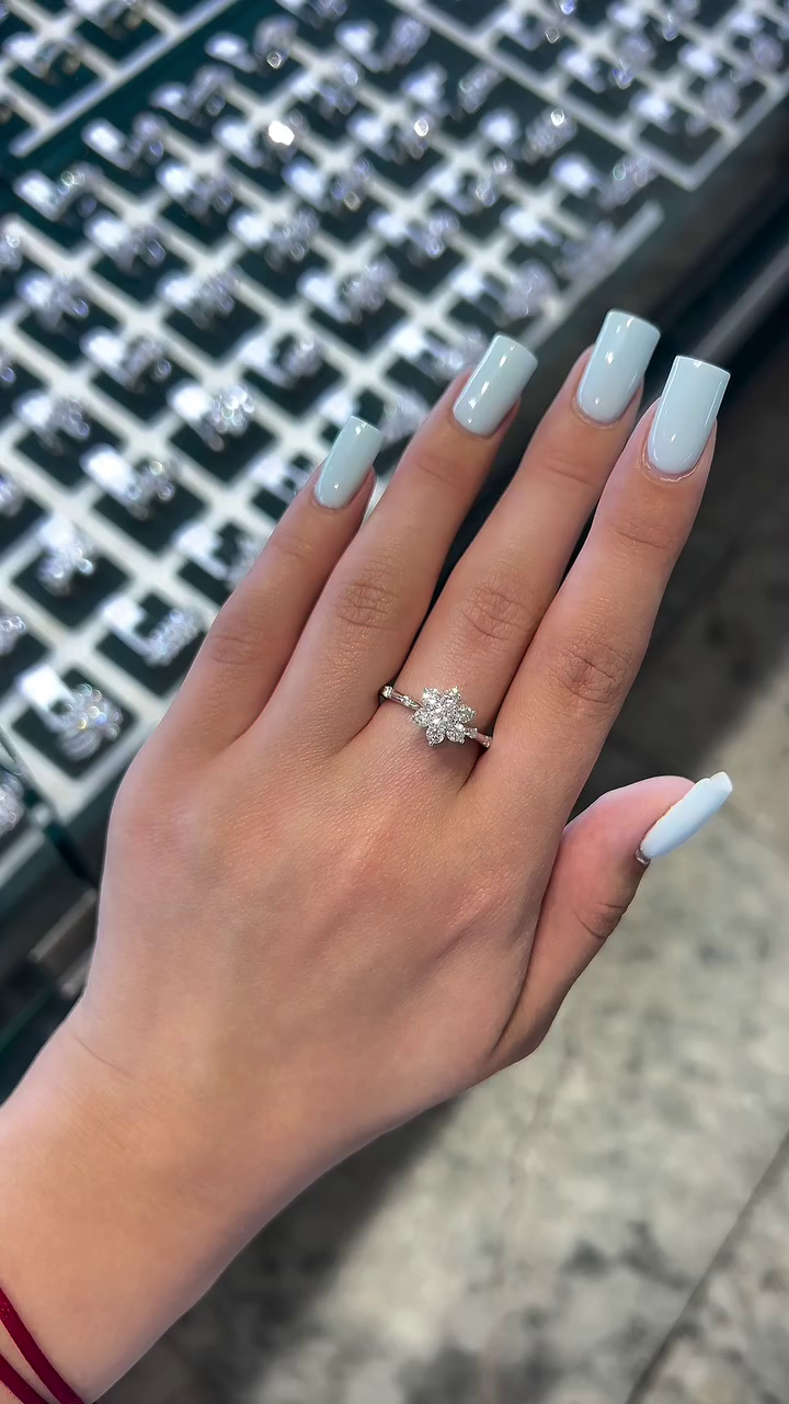 Luxury Sparkling Floral Solitaire Inspired Adjustable Crystal Statement Ring for Women | Elegant Party & Everyday Fashion Jewelry ✨🌸