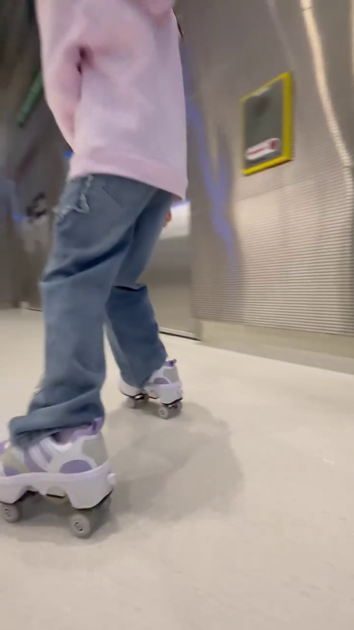 πΌ Premium Kids' Fashion Roller Sneakers with Built-In Smooth Glide Wheels β Stylish Casual Sports Shoes for Indoor & Outdoor Fun πΌπ - Image 2