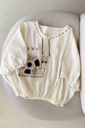 🐌 Premium Women's Artistic Embroidered Casual Top – Elegant Relaxed Fit Everyday Fashion Wear 🐌