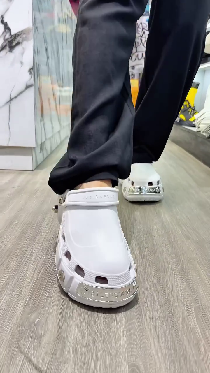 π€π Premium Lightweight Comfort Clog Sandals for Men & Women β Everyday Casual Fashion Footwear ππ€