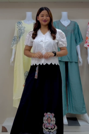 🤍🌸 Elegant Embroidered White Ethnic Skirt for Women – Traditional Grace with Modern Comfort 🌸🤍