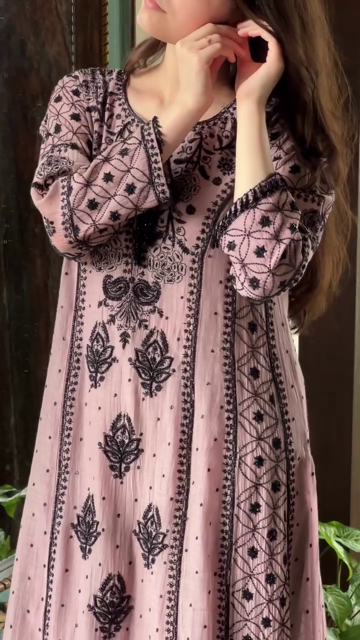 Elegant Dusty Pink Long-Sleeve Ethnic Suit Featuring Intricate Black Floral Thread Embroidery and Matching Printed Dupatta 🖤 - Image 5